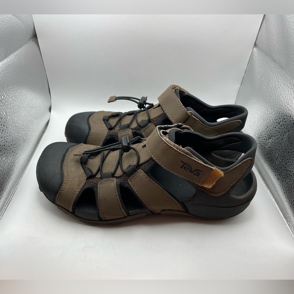 Teva Flintwood men’a brown hiking sandals size 8